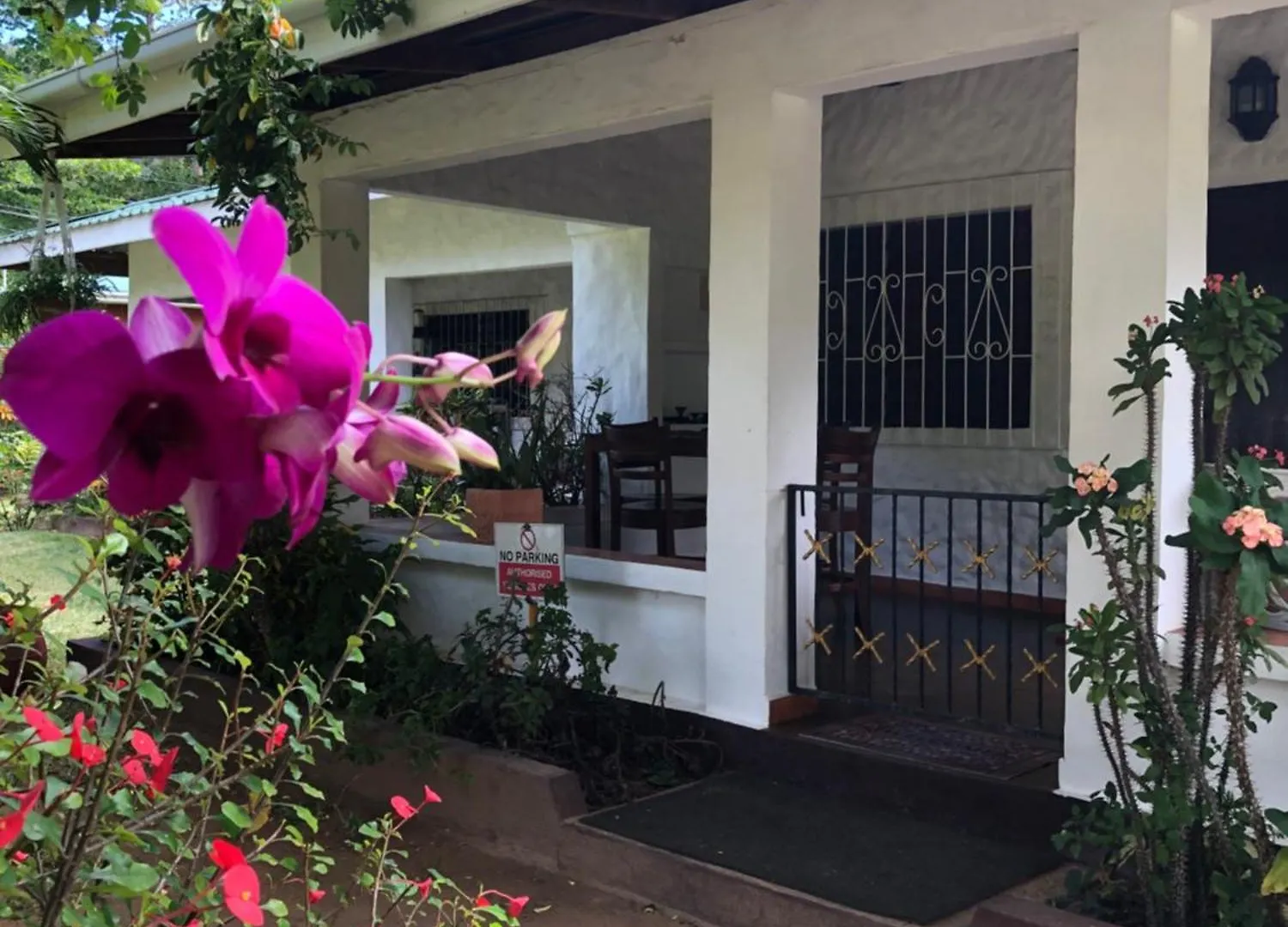 Hcs Bungalows Turtle Bay Rustic Bungalow Au Cap Seychelles