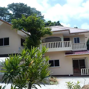 Zeph Self Catering Baie Lazare (Mahe)