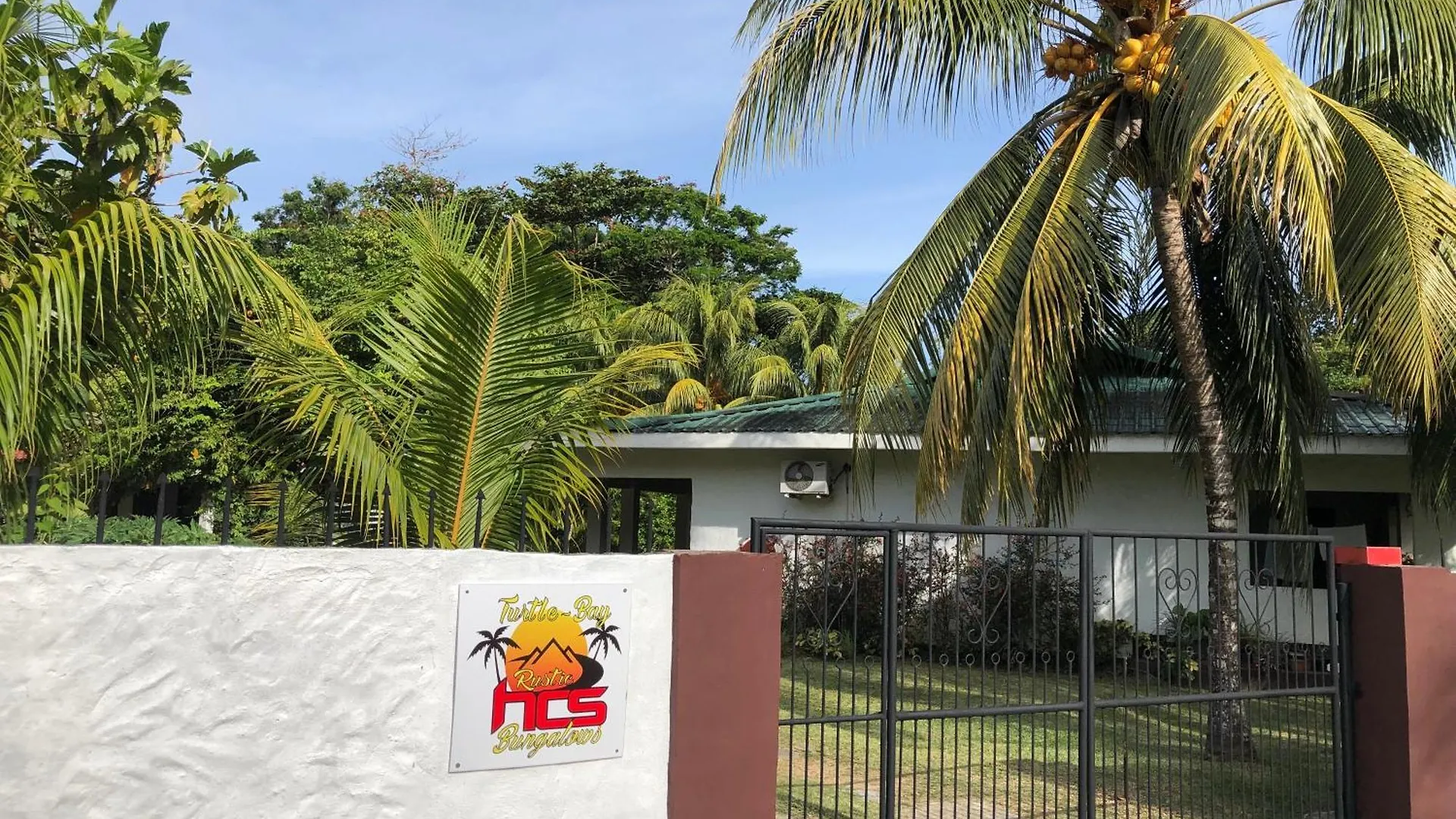 Hcs Bungalows Turtle Bay Rustic Bungalow Au Cap 0*,  Seychelles