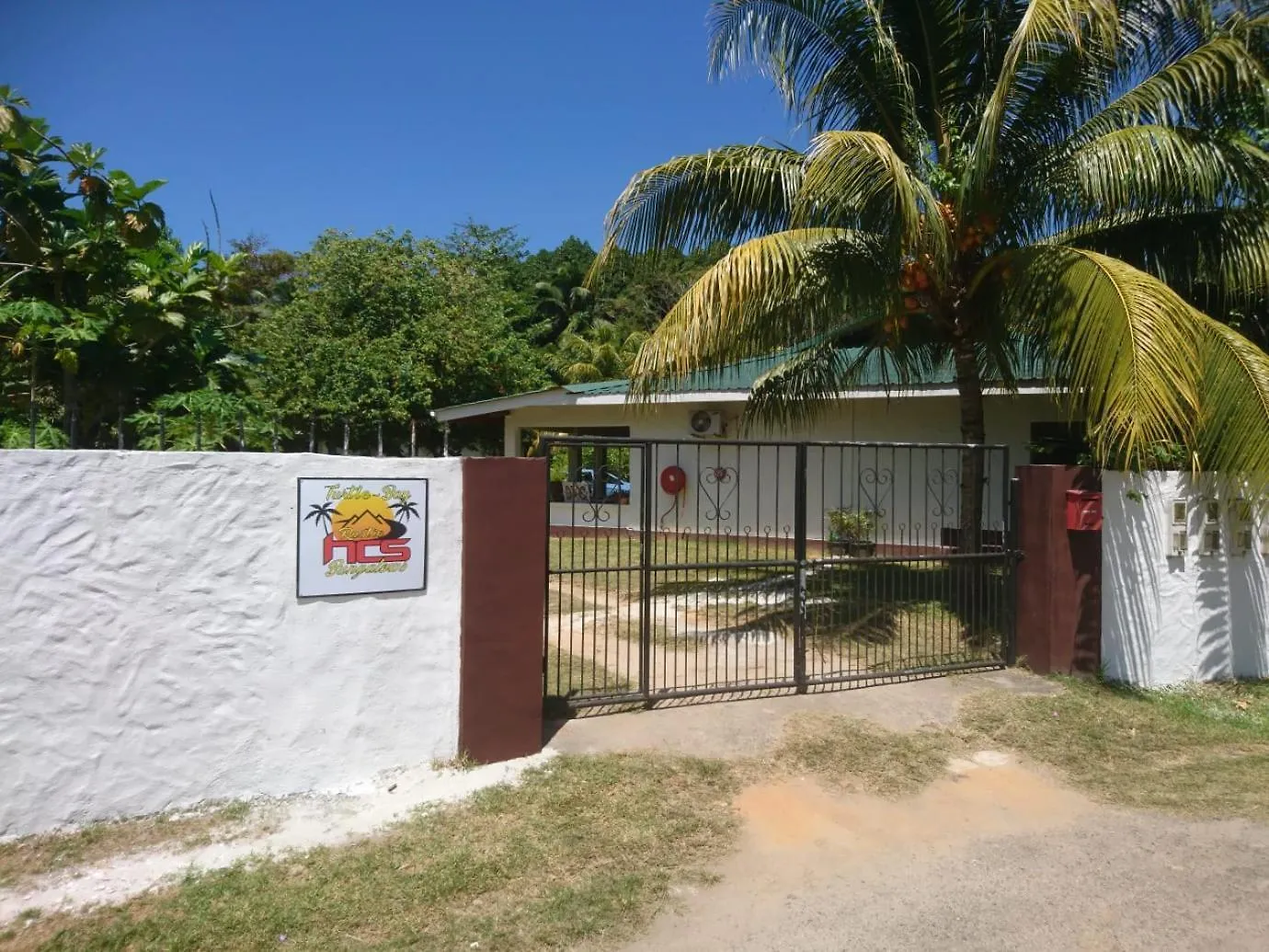 Apartment Hcs Bungalows Turtle Bay Rustic Bungalow Au Cap Seychellen